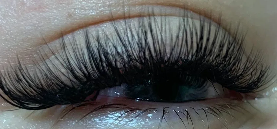 A volume lash extension set